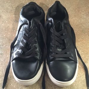 Steve Madden Smiley Sneaker